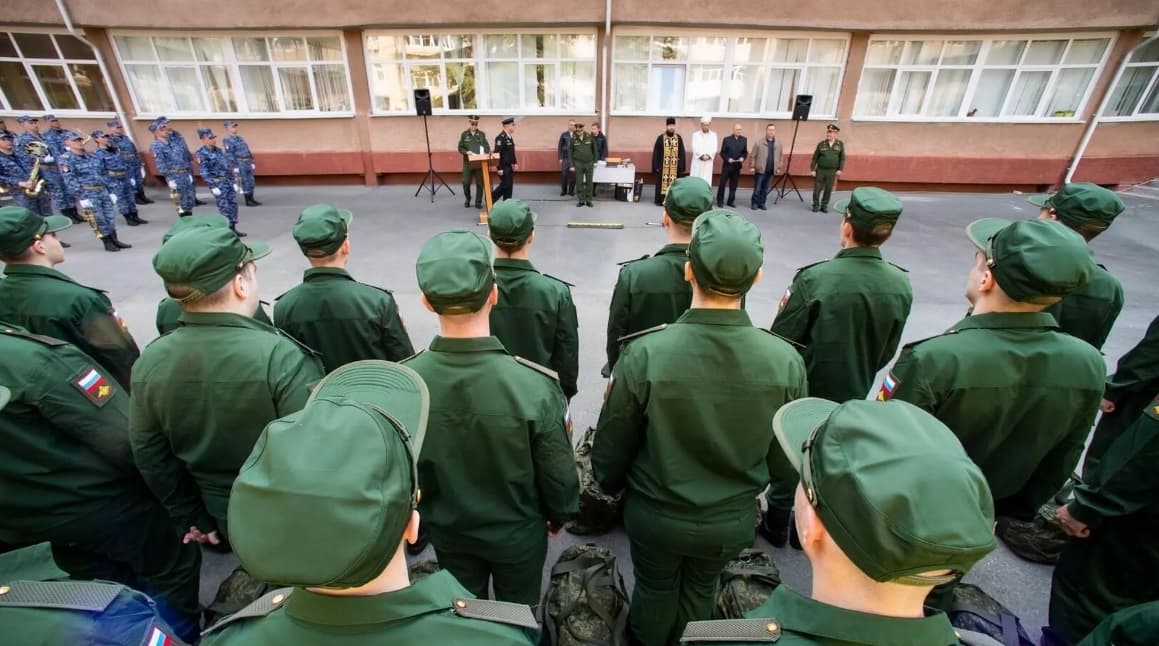 Putin harbiy xizmatga chaqirish haqidagi farmonni imzoladi