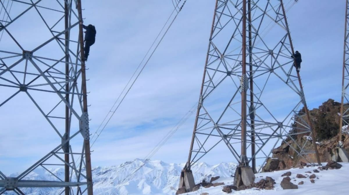 Uzbekistan begins importing electricity from Tajikistan