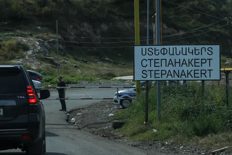 Qorabog‘ni deyarli barcha armanlar tark etdi. Xonkandining huvullagan ko‘chalaridan suratlar