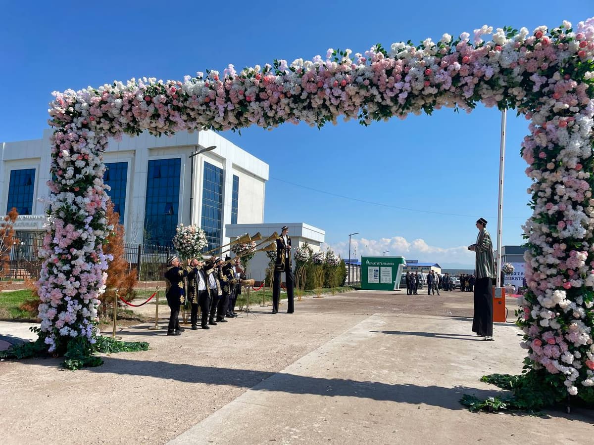 UzAuto: Nurafshonda Navro‘z sayli! Yangilanish, mehr-oqibat ayyomi xalqimizni birlashtiradi