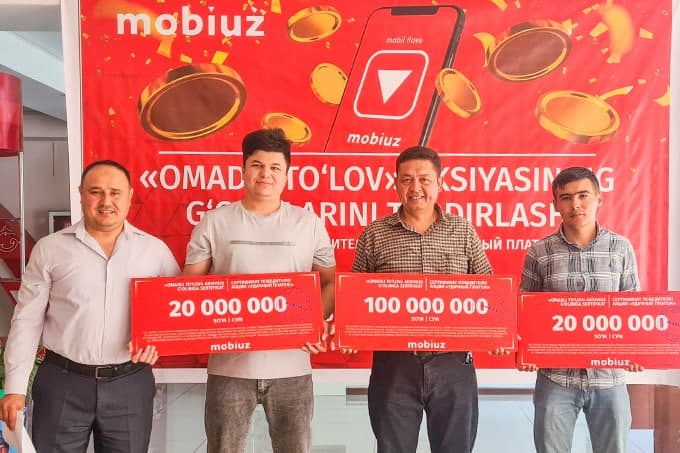Mobiuz aksiya ğoliblariga pul sertifikatlarini topşirdi