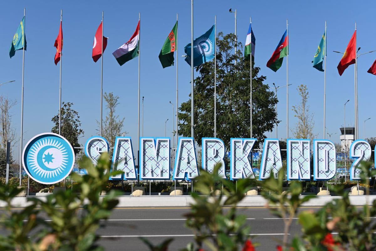 Samarqand yana diqqat markazida: Çegaralar daxlsizligi va içki işlarga aralaşmaslikka asoslangan taşkilot sammiti