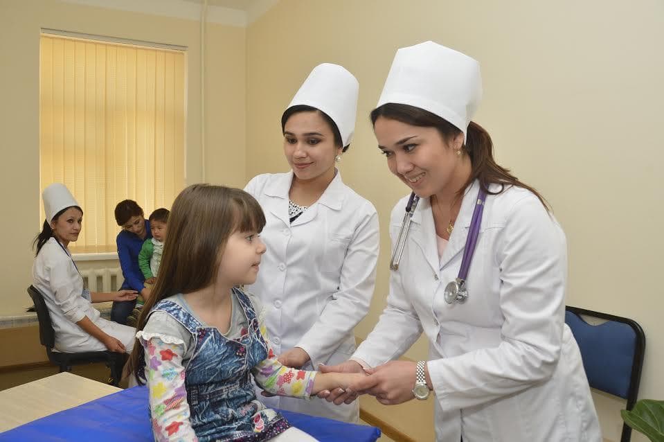 O‘zbekistonda «Hamshiralar akademiyasi» tashkil qilinib, ayrim shifokorlar oyligi 2 baravar oshiriladi
