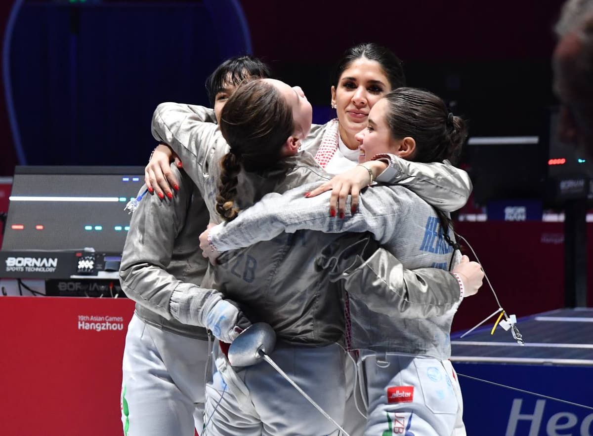 Uzbekistan women’s saber fencing team becomes gold winner at Asian Games for the first time