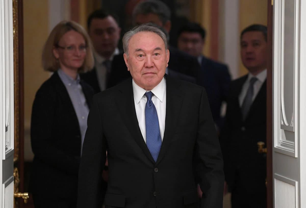 Нурсултан Назарбаев выписан из больницы после операции на сердце 