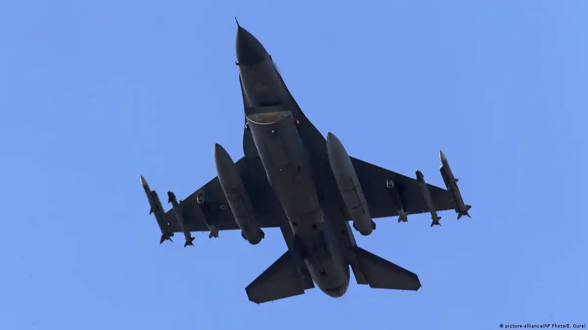 Anqaradagi portlash ortidan Turkiya Iroq shimolidagi kurdlarga aviazarbalar yo‘lladi