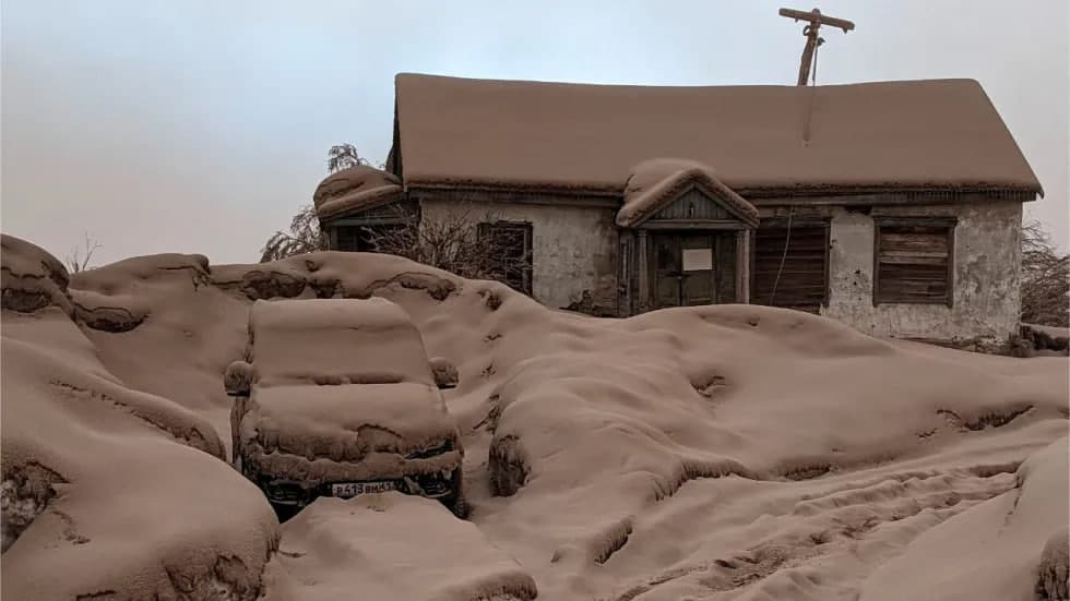 Foto: Vulqon tufayli Kamchatkadagi qishloq kul qatlami ostida qoldi