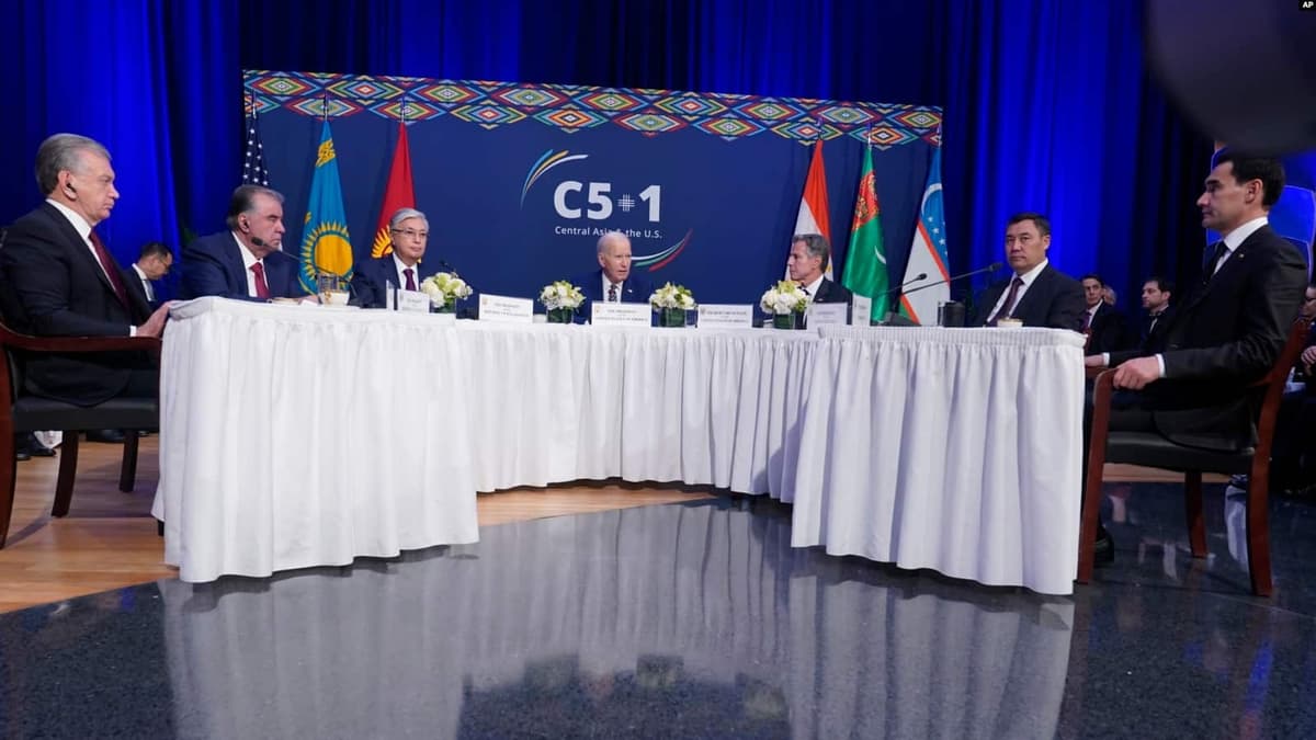 Jo Bayden Markaziy Osiyo davlatlaridan biriga kelishi mumkin