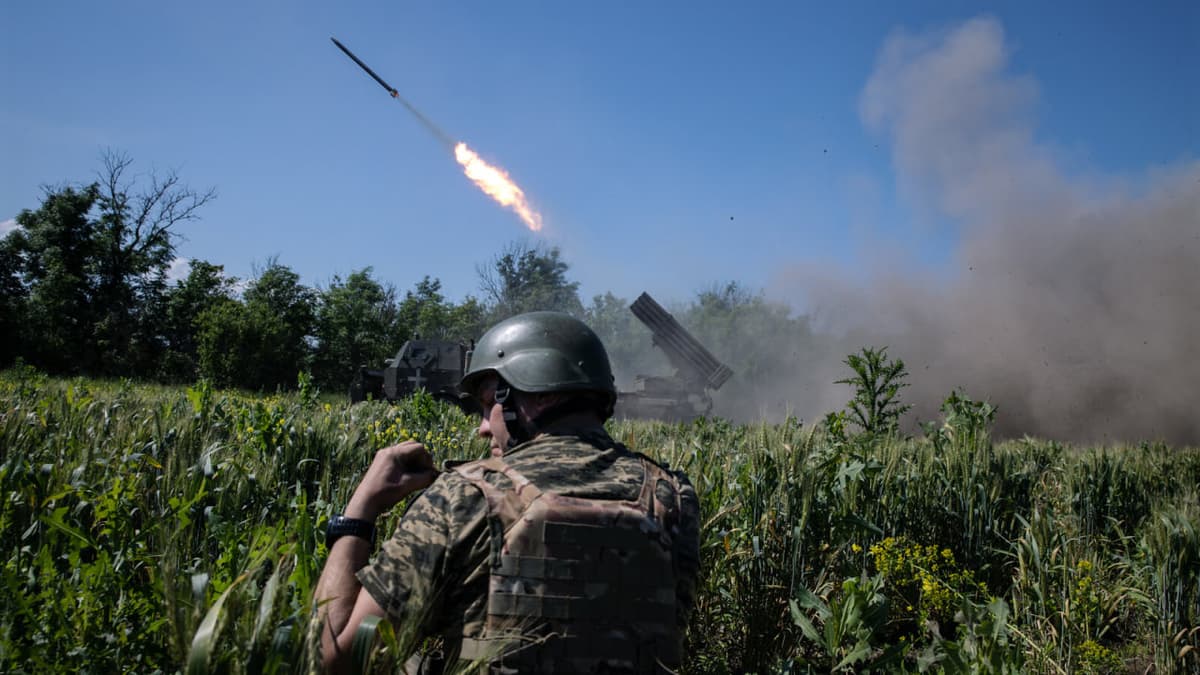 Украина қарши ҳужумда тезкор муваффақият қозонишига умид қилмаслик керак – НАТО