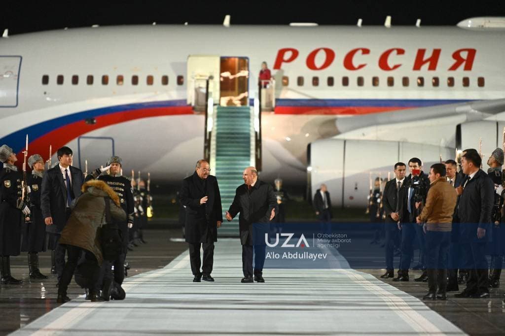Премьер-министр РФ и глава Татарстана прибыли в Самарканд 