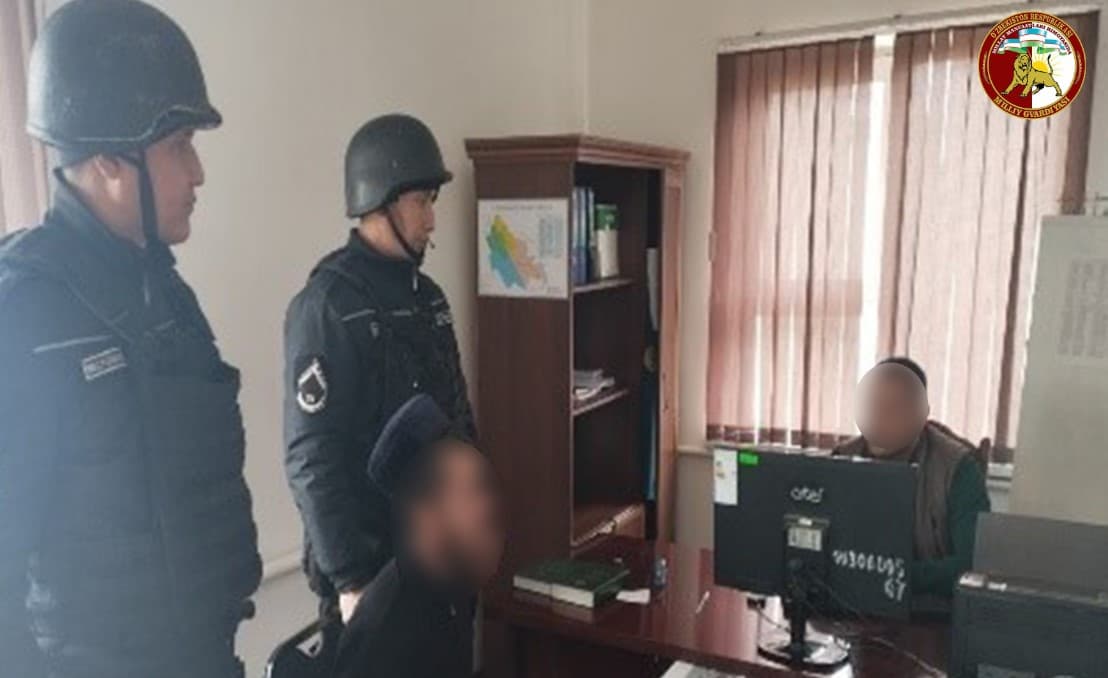 В Сырдарьинской области мужчина с ножом напал на женщин