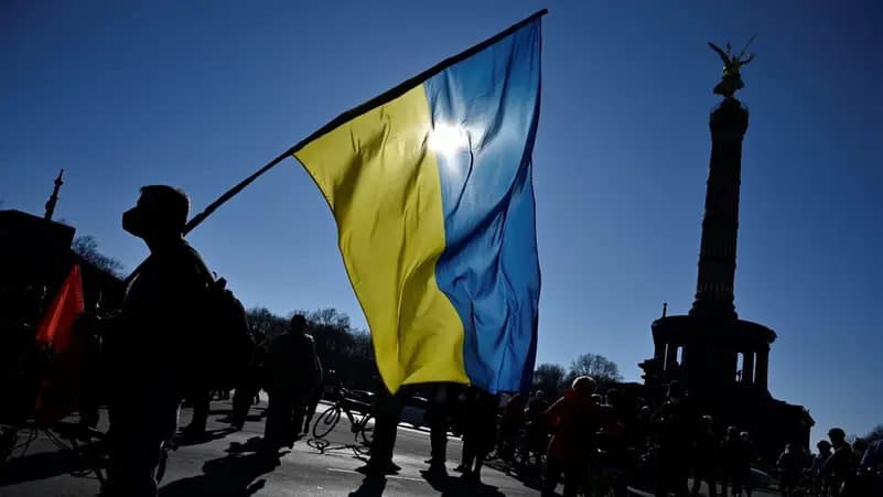 Berlin sudi 8-9 may kunlari Ukraina bayroqlarini namoyiş qilişga ruxsat berdi