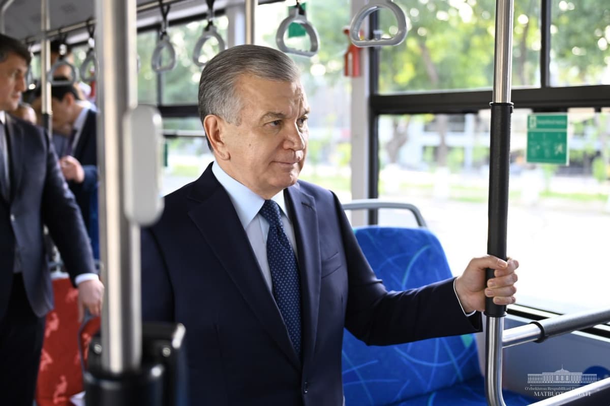 President travels by public transport, checks the quality of service (photos)
