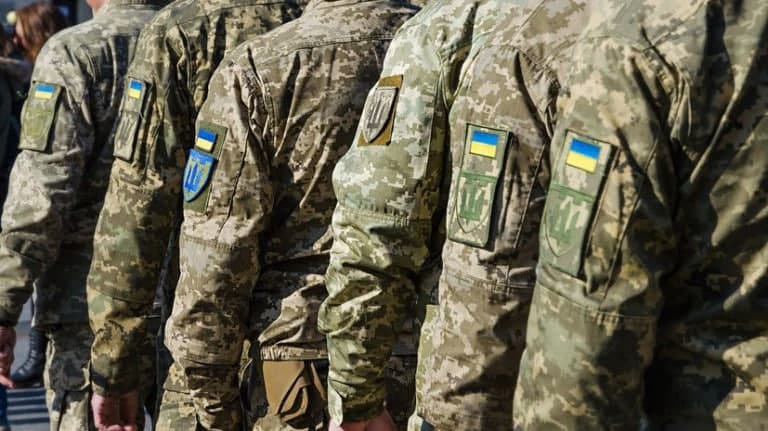 Daily Express: Britaniya Qrimdagi amaliyotlar oldidan ukrainalik harbiylarni tayyorlayapti