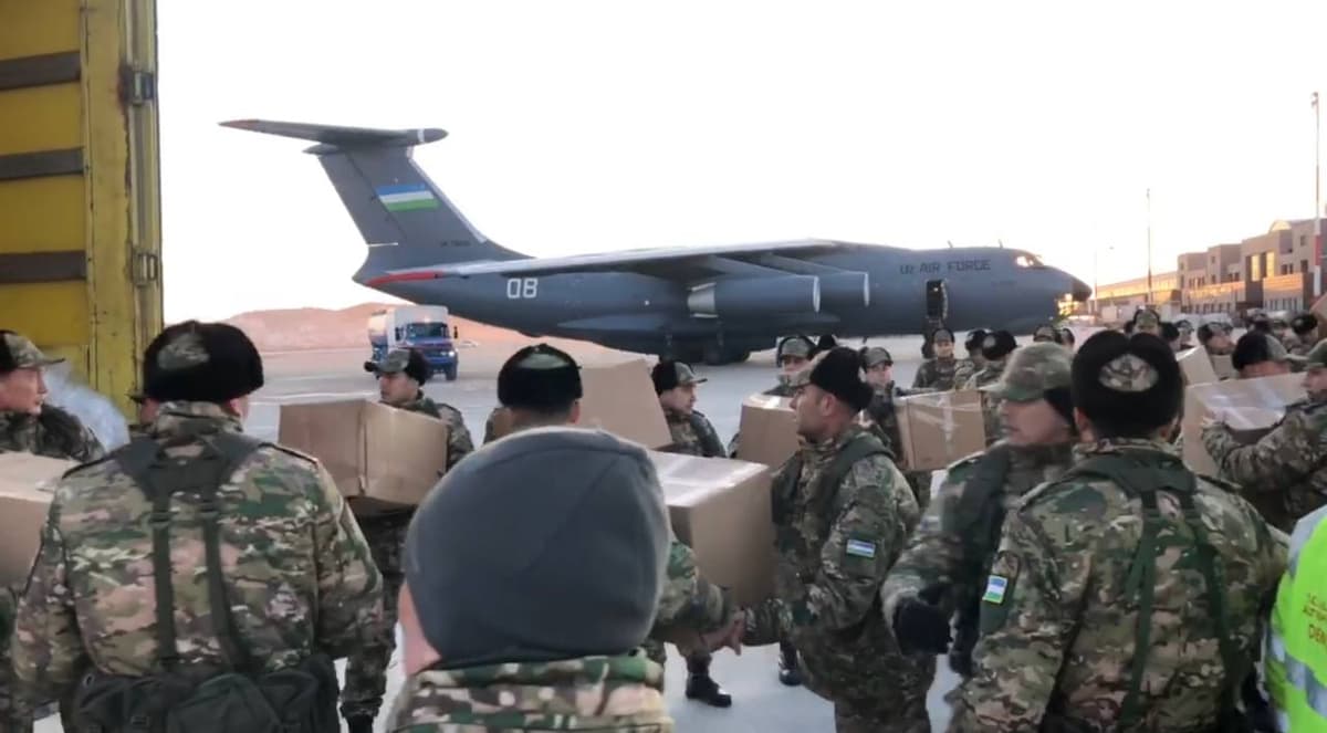 В Турцию прибыл спецборт с дополнительной поисково-спасательной группой и медперсоналом из Узбекистана