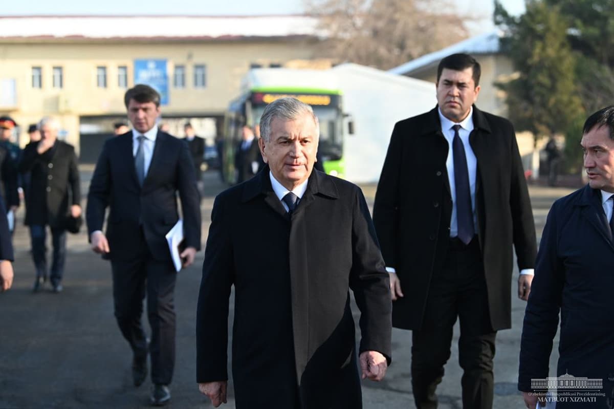 Prezident mart oyigacha Toshkentga 1000 ta yangi avtobus olib kelishga topshiriq berdi