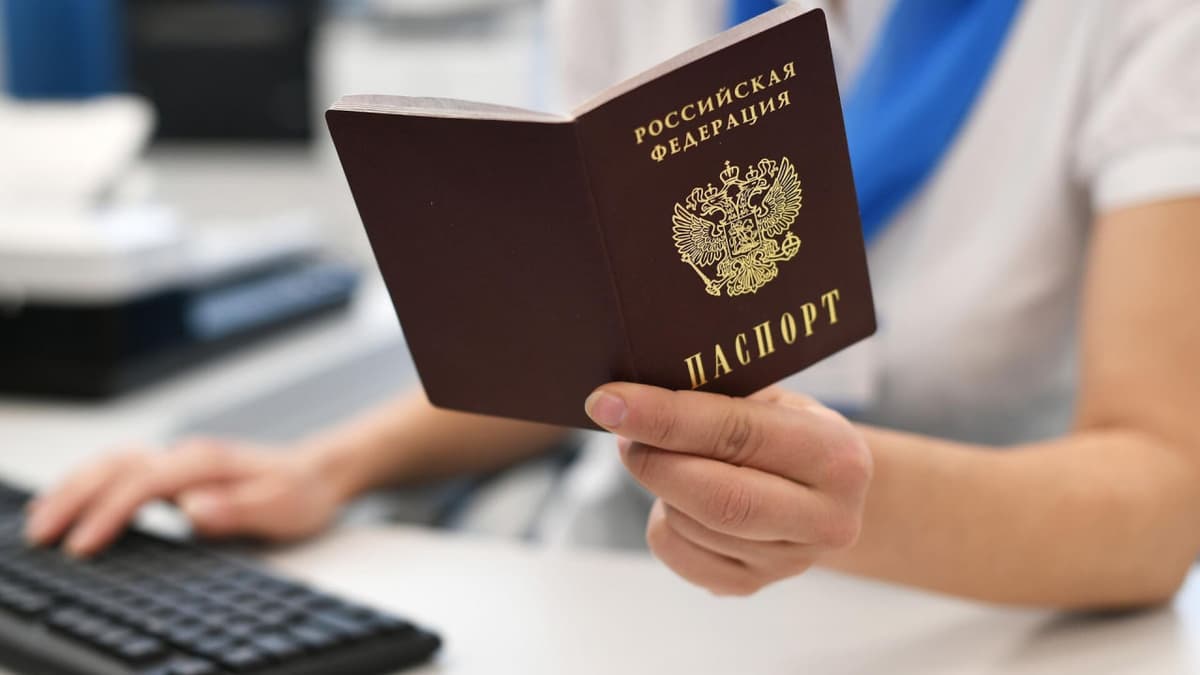В посольстве России в Узбекистане прекратили оформление гражданства РФ