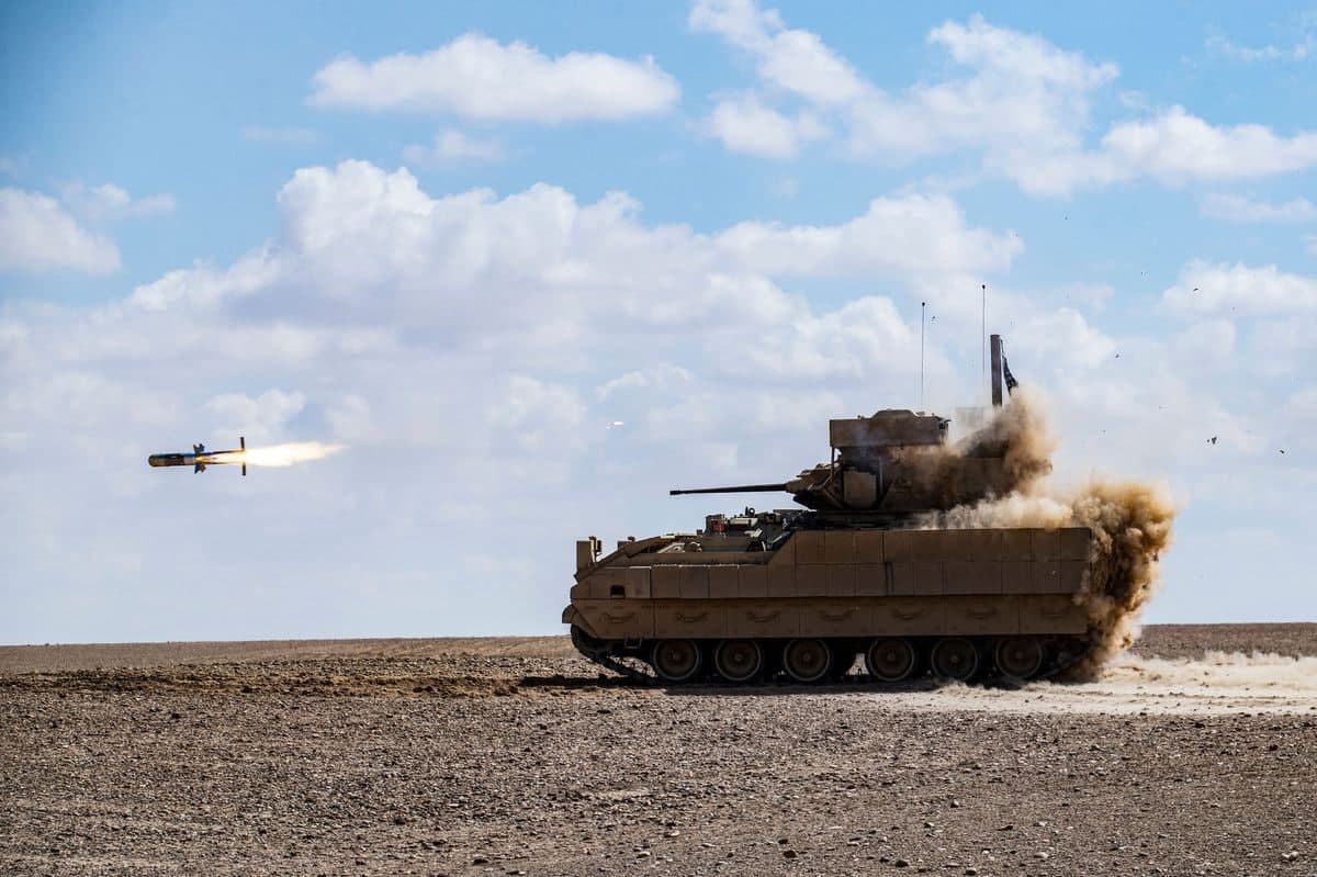 AQŞ Ukrainaga Bradley piyoda jangovar maşinalarini berişi mumkin