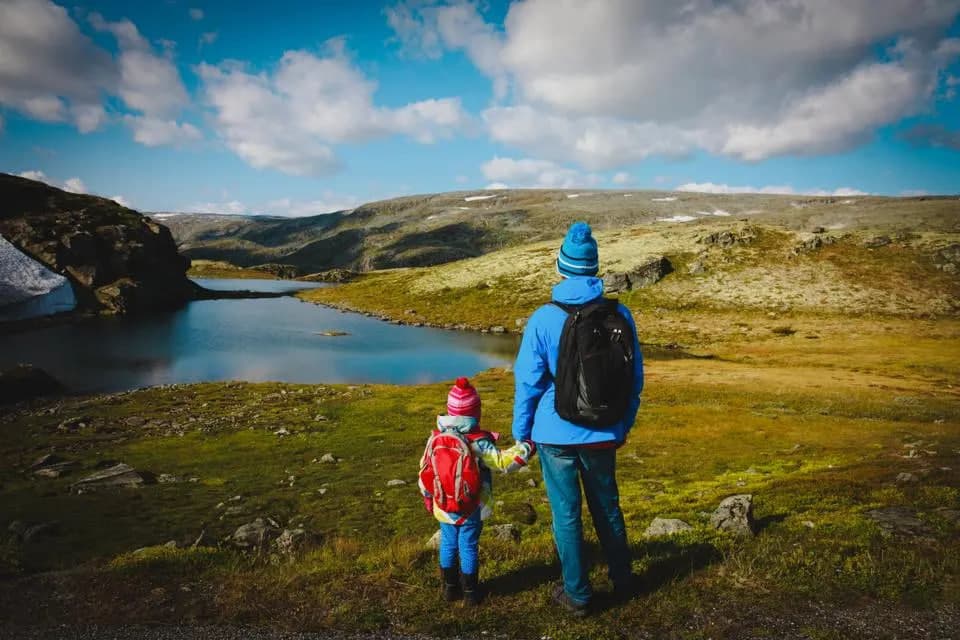 Norvegiyaliklar siri: tabiat bag‘rida bo‘lish qanday qilib salomatlik va baxtga olib boradi?