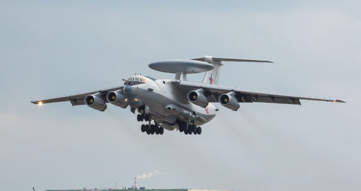Belarusda zarar yetkazilgan A-50 samolyoti Rossiyaga yuborildi