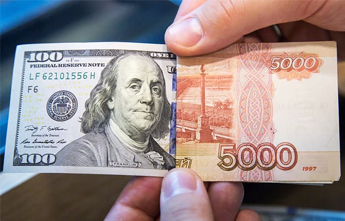 Курс доллара в Узбекистане набирает обороты