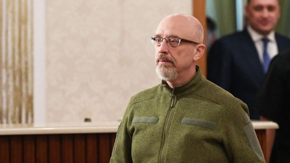 OAV Ukraina mudofaa vaziri iste’foga chiqishi haqida xabar berdi. Uning o‘zi munosabat bildirdi