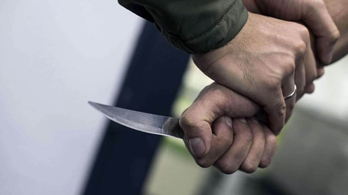 В Андижанской области мужчина напал с ножом на сотрудника хокимията 