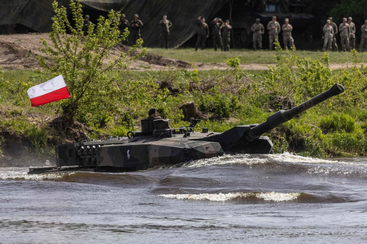 Polsha Ukrainaga tanklar yetkazib bermoqchi. Bunga nima to‘sqinlik qilmoqda?