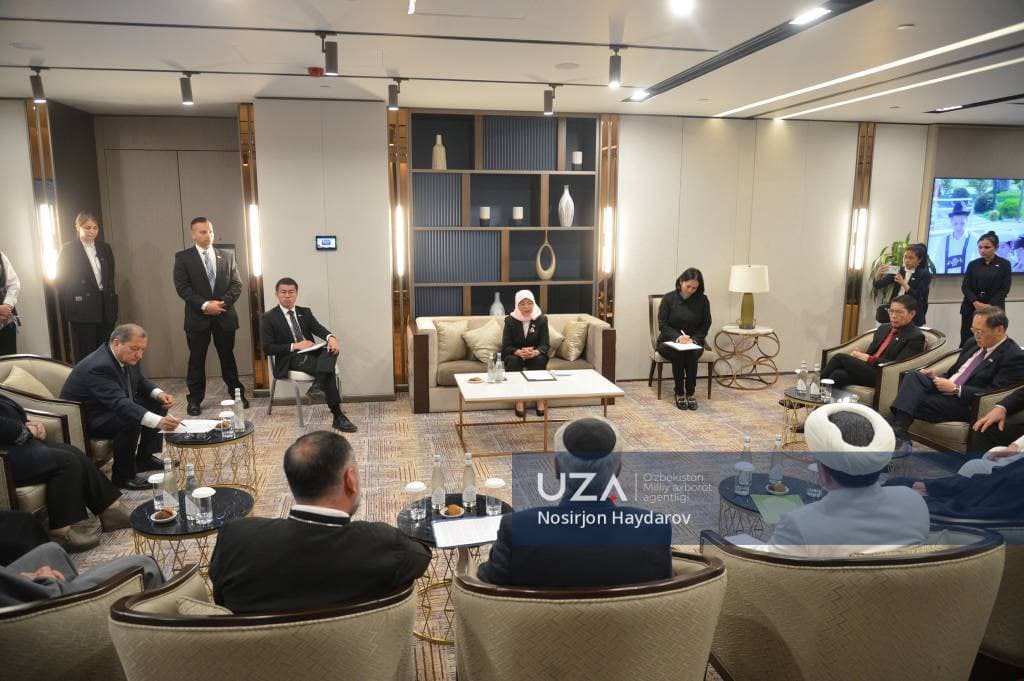 Singapur prezidenti O‘zbekistondagi diniy konfessiyalar rahbarlari bilan uchrashdi