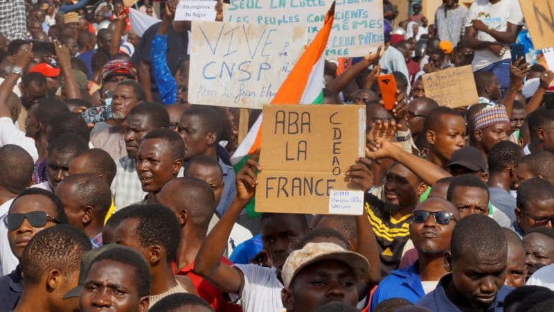 Fransiya o‘z qo‘shinlari bir qismini Nigerdan olib chiqib ketish bo‘yicha muzokara boshladi