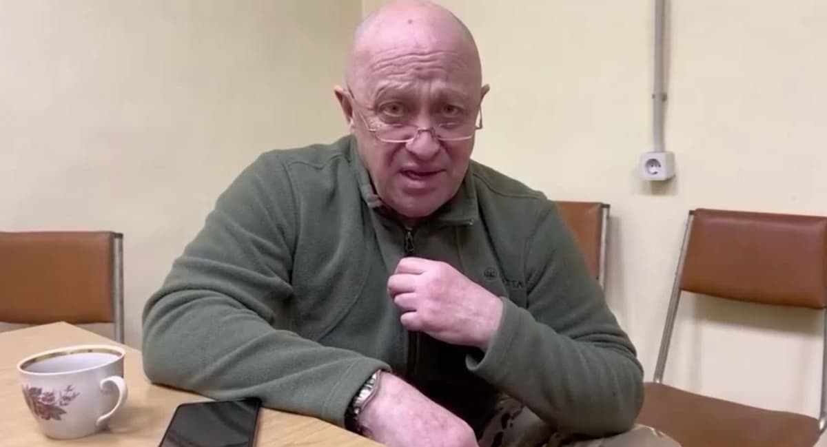 «Vagner» ketsa, Ukraina Rostovga boradi» – Prigojin Qizil maydondagi paradni tanqid qildi