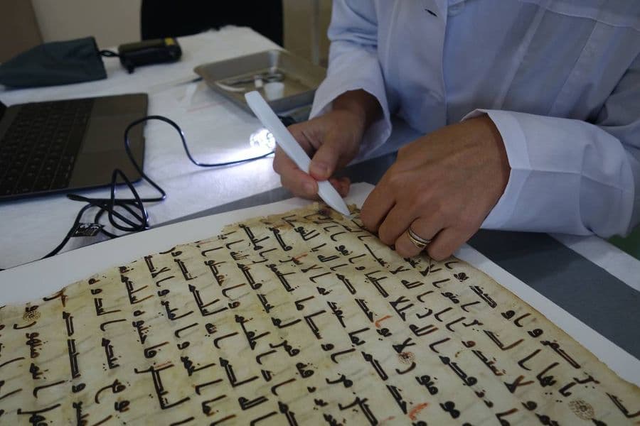 Parij ko‘rgazmasi uchun artefaktlar restavratsiya qilindi. Ular orasida Katta Langar Qur’oni ham bor