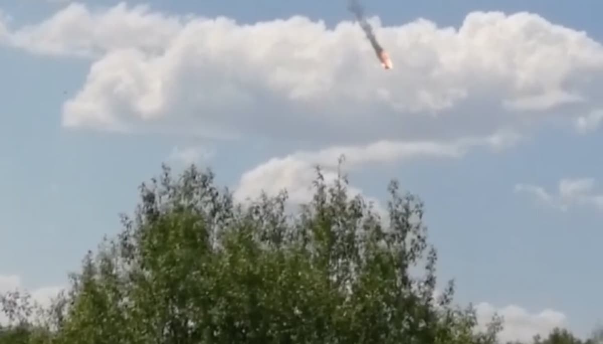 Lukashenko Rossiya harbiy aviatexnikasi Bryanskda qulaganini tasdiqladi