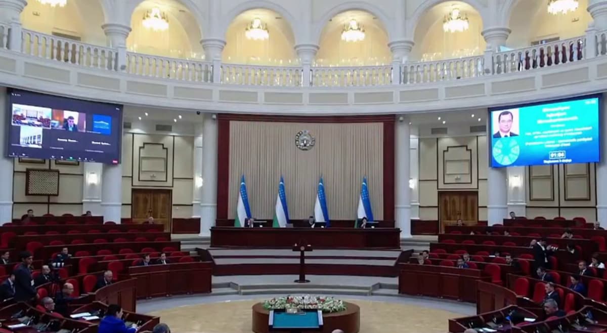 “Bor-yo‘g‘i uch foiz maktablarimizda qurol bor” – deputat Iqbol Mirzo