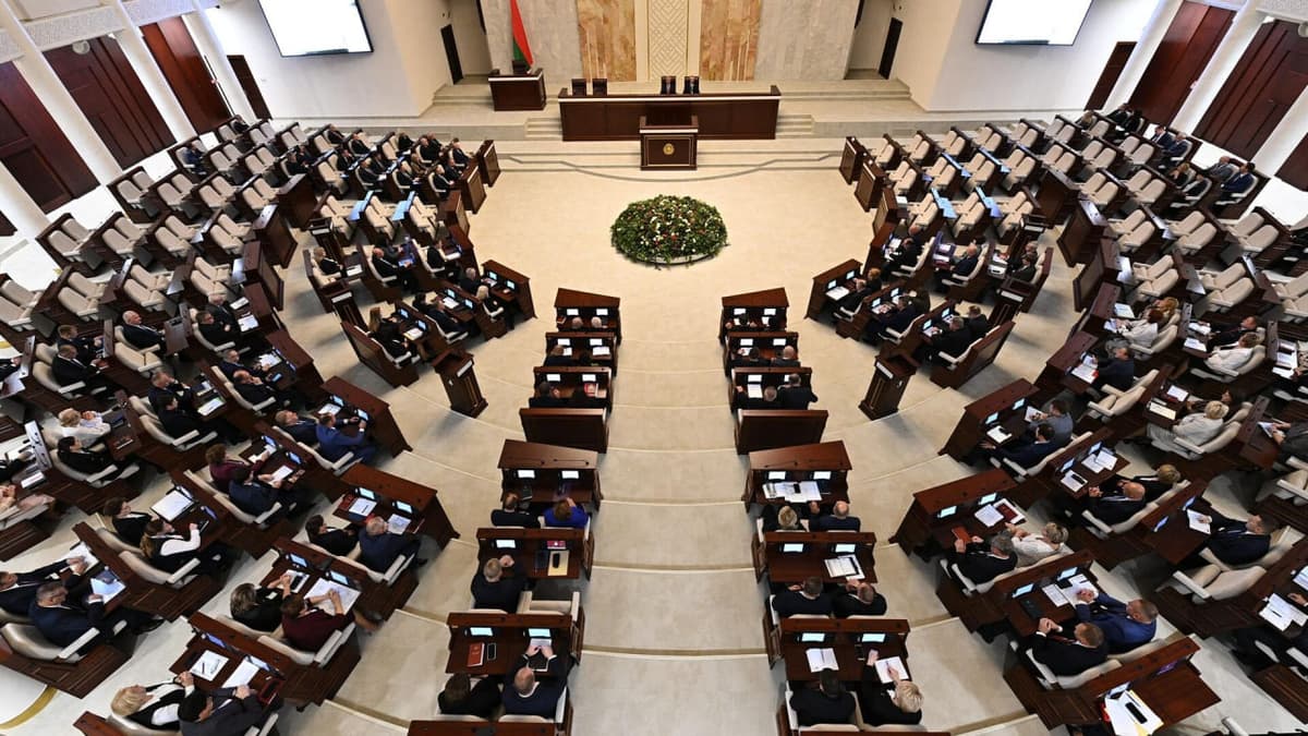 Belarus deputatlari davlatga xiyonat qilgan amaldorlarni qatl etish to‘g‘risidagi qonunni ma’qulladi