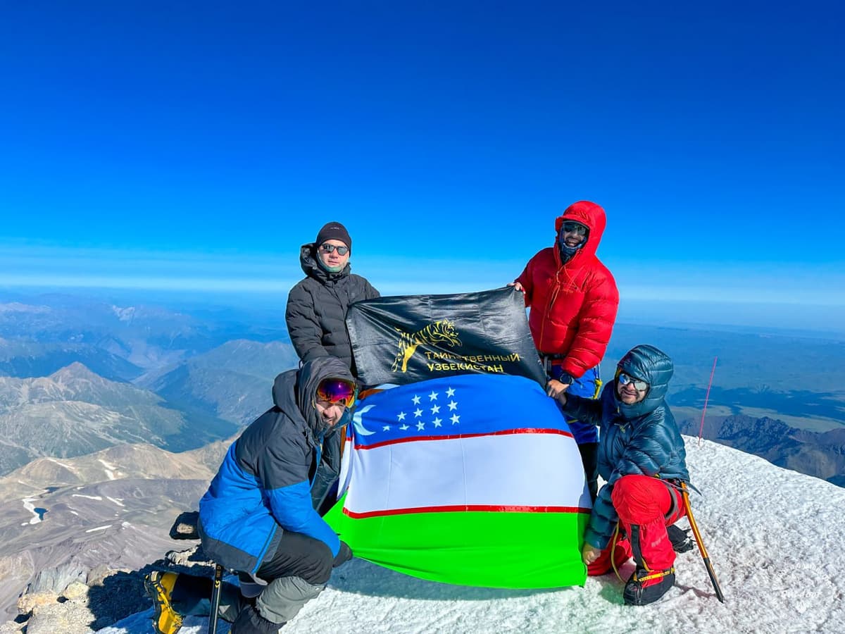 Foto: O‘zbekistonliklar Elbrus cho‘qqisiga chiqishdi