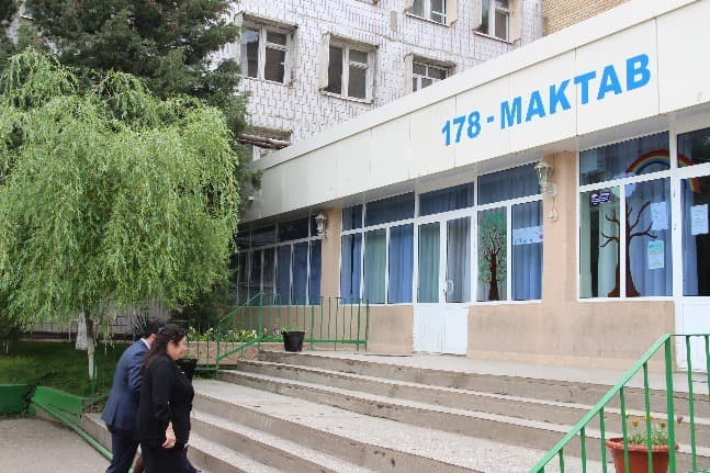 Çilonzordagi maktabda kaltaklangan pedagog işi böyiça jinoyat işi qözğatildi