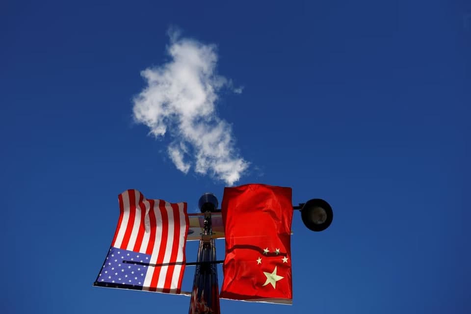 Китай заявил о вторжении эсминца США в территориальные воды страны