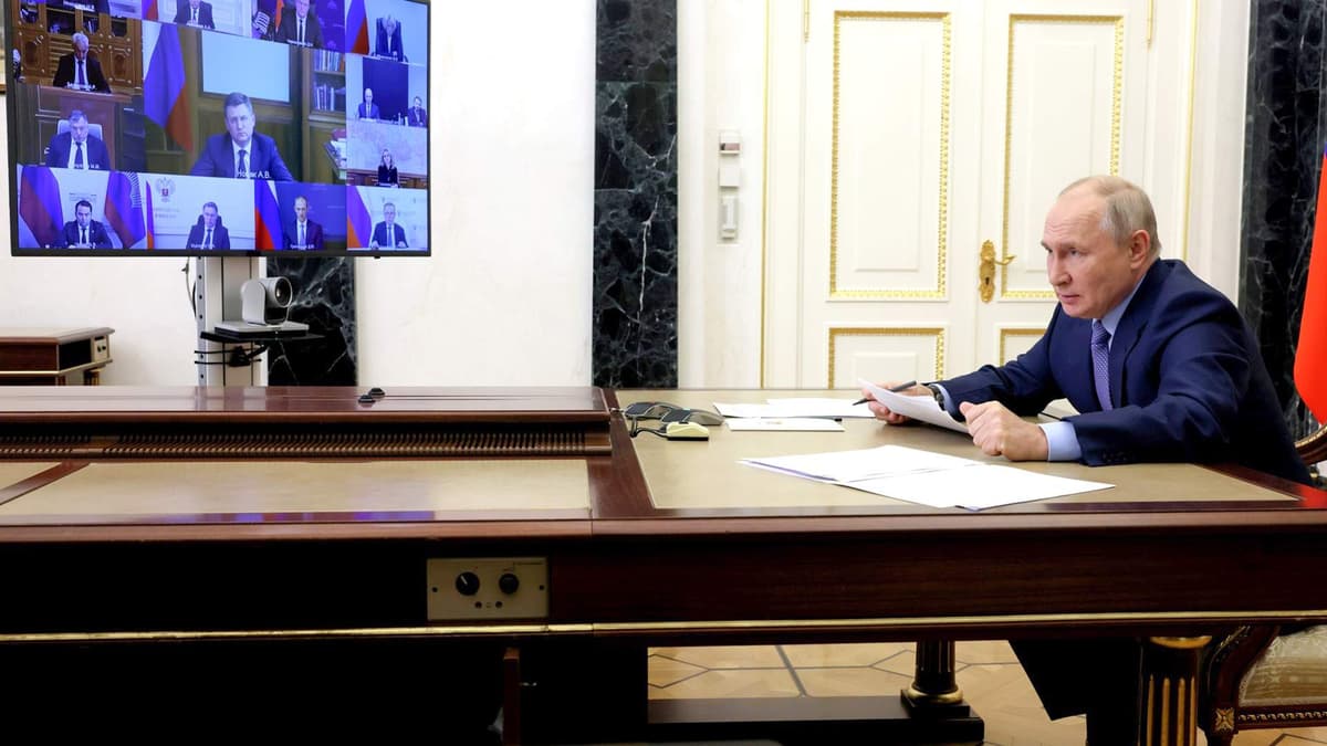 Putin Rossiyada yonilg‘i bilan bog‘liq vaziyatga tezkor reaksiya bildirishga chaqirdi