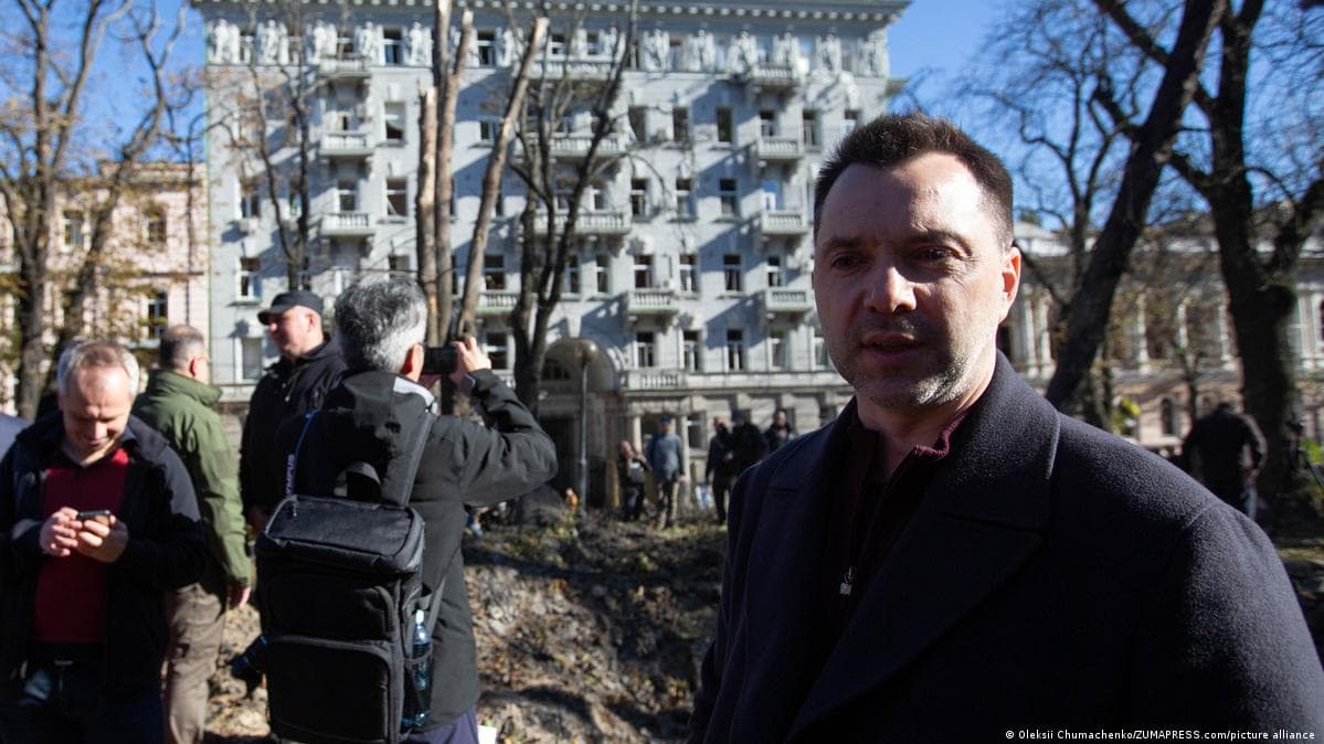 Украинада Алексей Арестович истеъфога чиқарилди 
