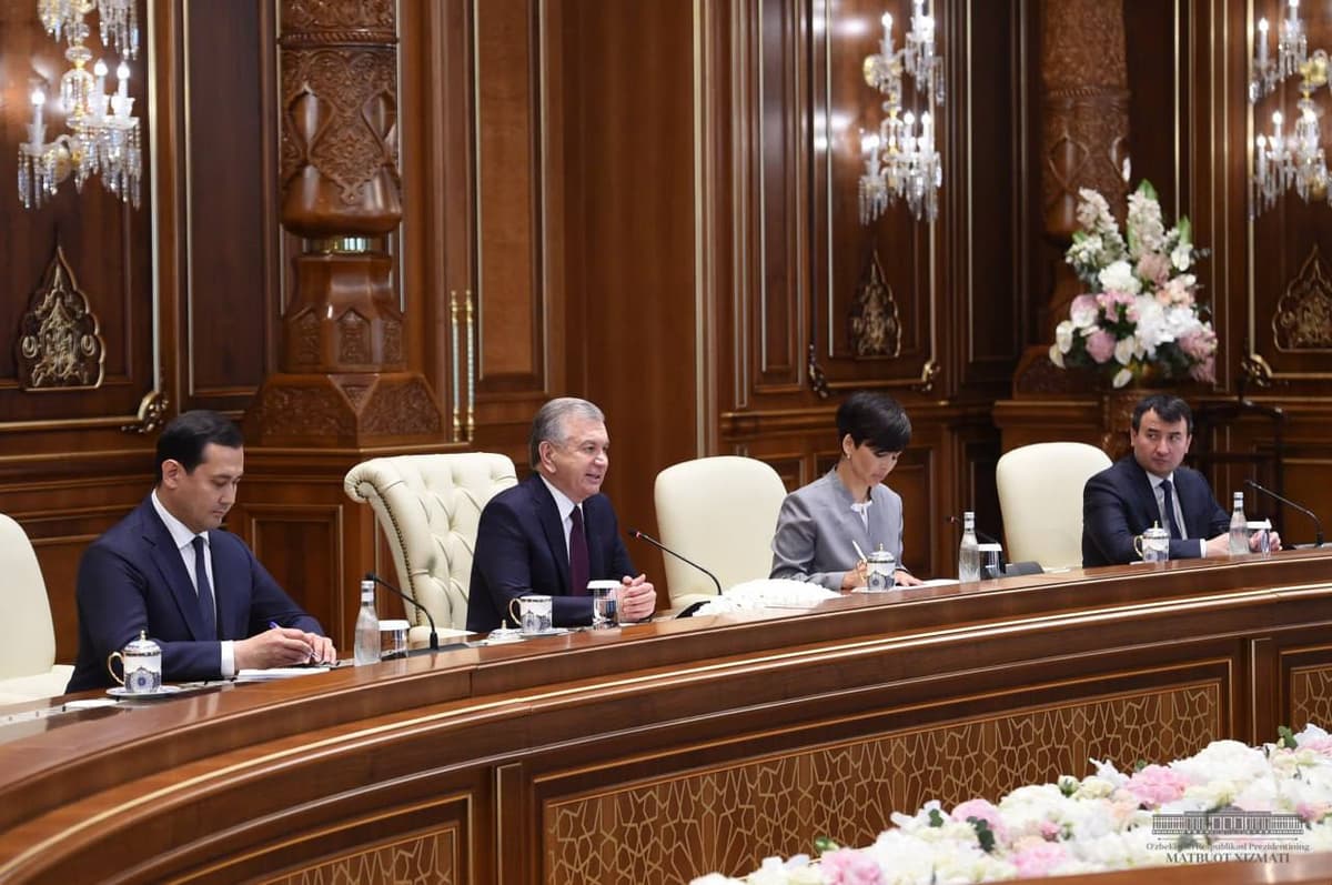 Shavkat Mirziyoyev Valdis Dombrovskis boshchiligidagi YeI delegatsiyasini qabul qildi