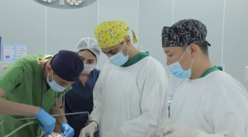 Ona qiziga buyragini berdi - BMTMda ilk bor kichik yoshli bolaga buyrak ko‘chirib o‘tkazildi