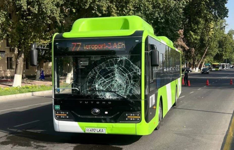 В столице в результате наезда пассажирского автобуса погиб пешеход