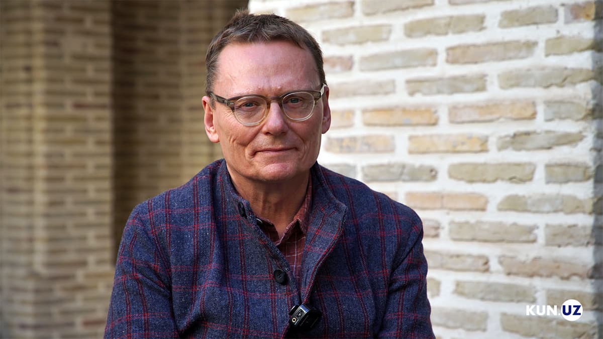 “Transition to democracy is not easy” – Interview with James Robinson 