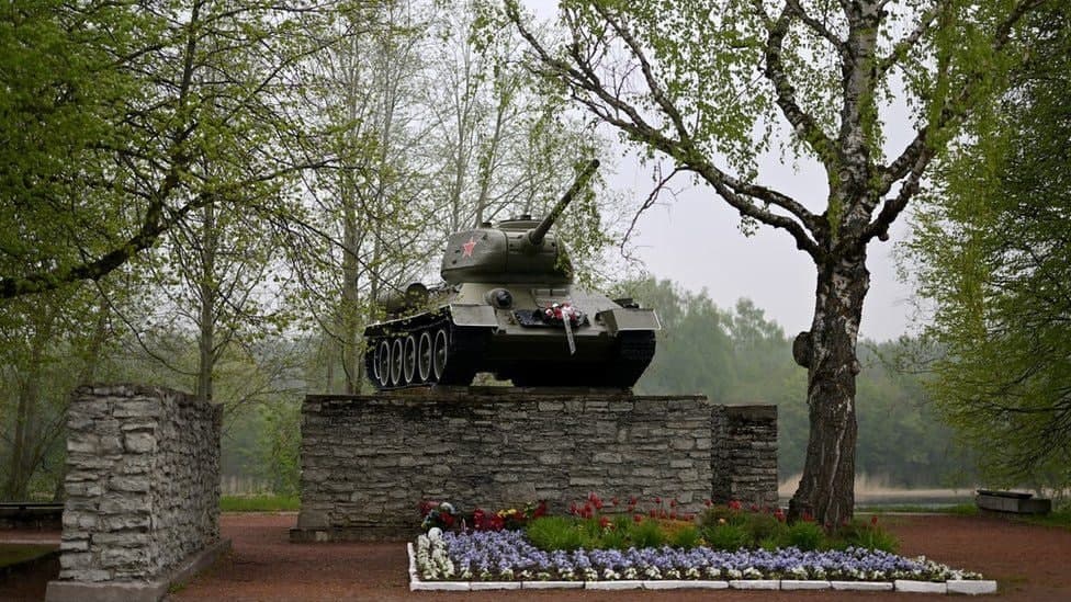Estoniyada 300 dan ortiq sovet yodgorliklari demontaj qilinadi