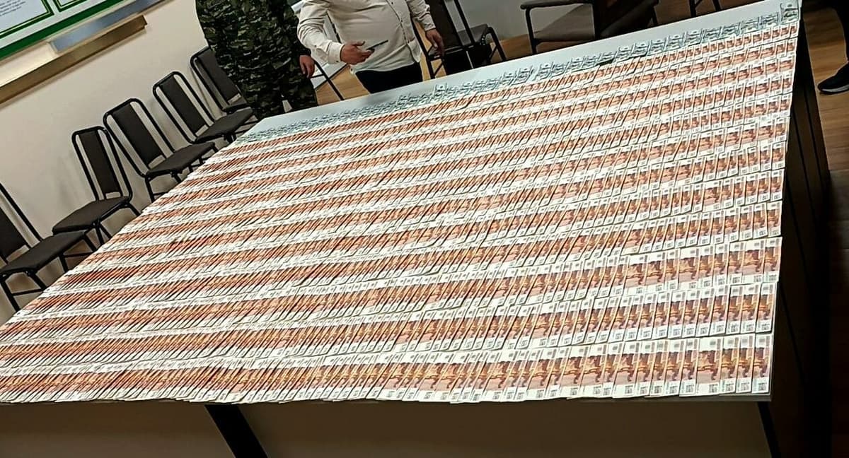 Individual trying to smuggle rubles and dollars from Uzbekistan to Kazakhstan detained 