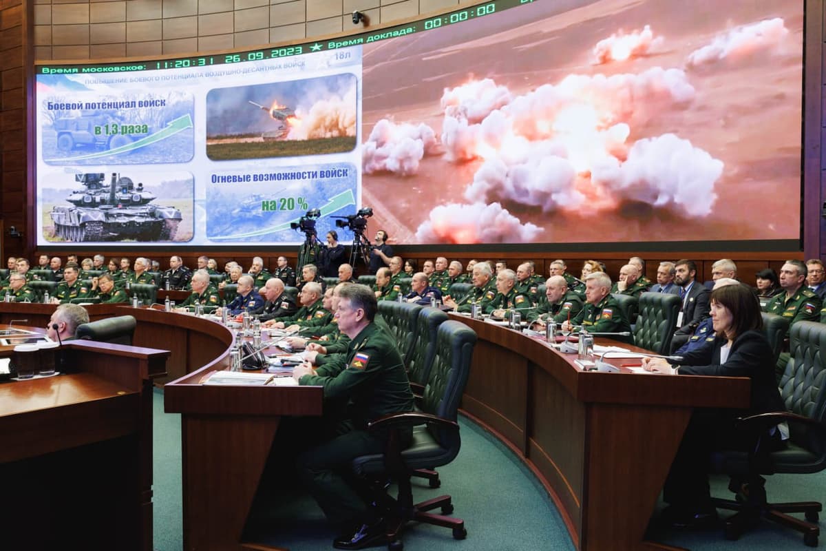 Rossiya Mudofaa vazirligi Qora dengiz floti qo‘mondoni ishtirokidagi videoni namoyish qildi