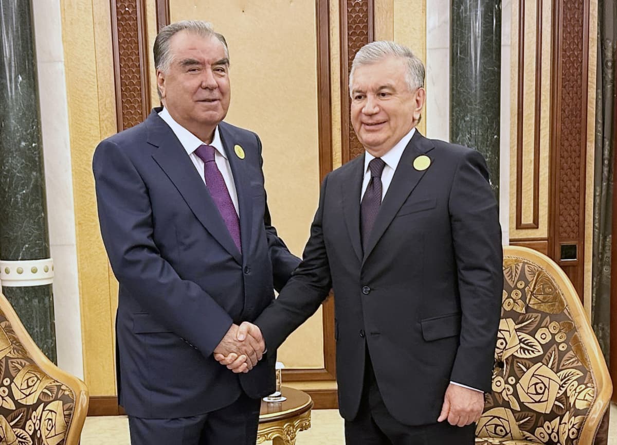 Shavkat Mirziyoyev va Imomali Rahmon Jidda shahrida uchrashuv o‘tkazdi