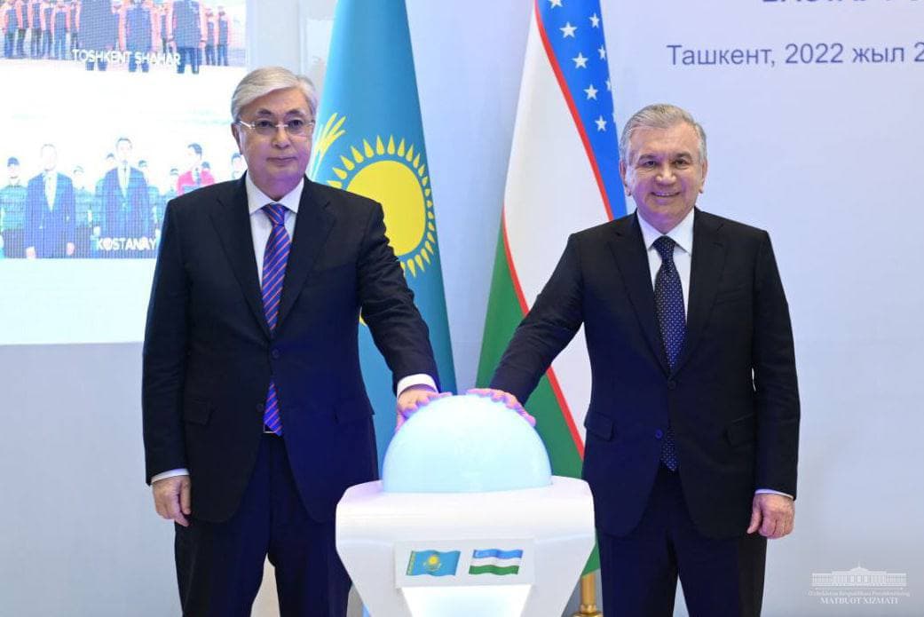 Мирзиёев и Токаев приняли участие в церемонии запуска проектов кооперации 