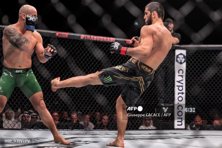 UFC 294. Хамзат Чимаев Камару Усманни мағлубиятга учратди, Ислам Махачев 1-раунддаёқ Волкановскини нокаутга учратди